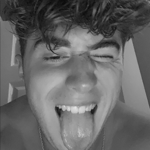 Meet your Posher, Myles - Picture 2 of 6